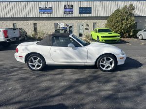 2002 Mazda MX5 Miata Convertible 5 speed manual transmission