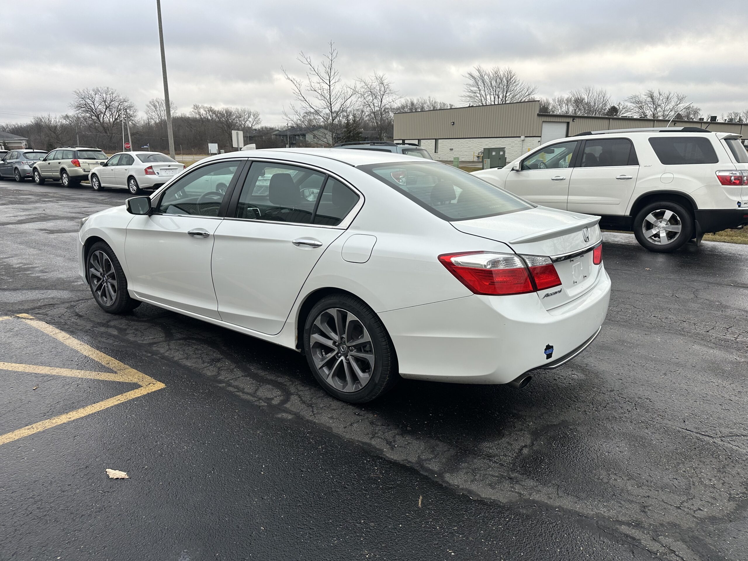 
								2015 Honda Accord Sport One Owner full									