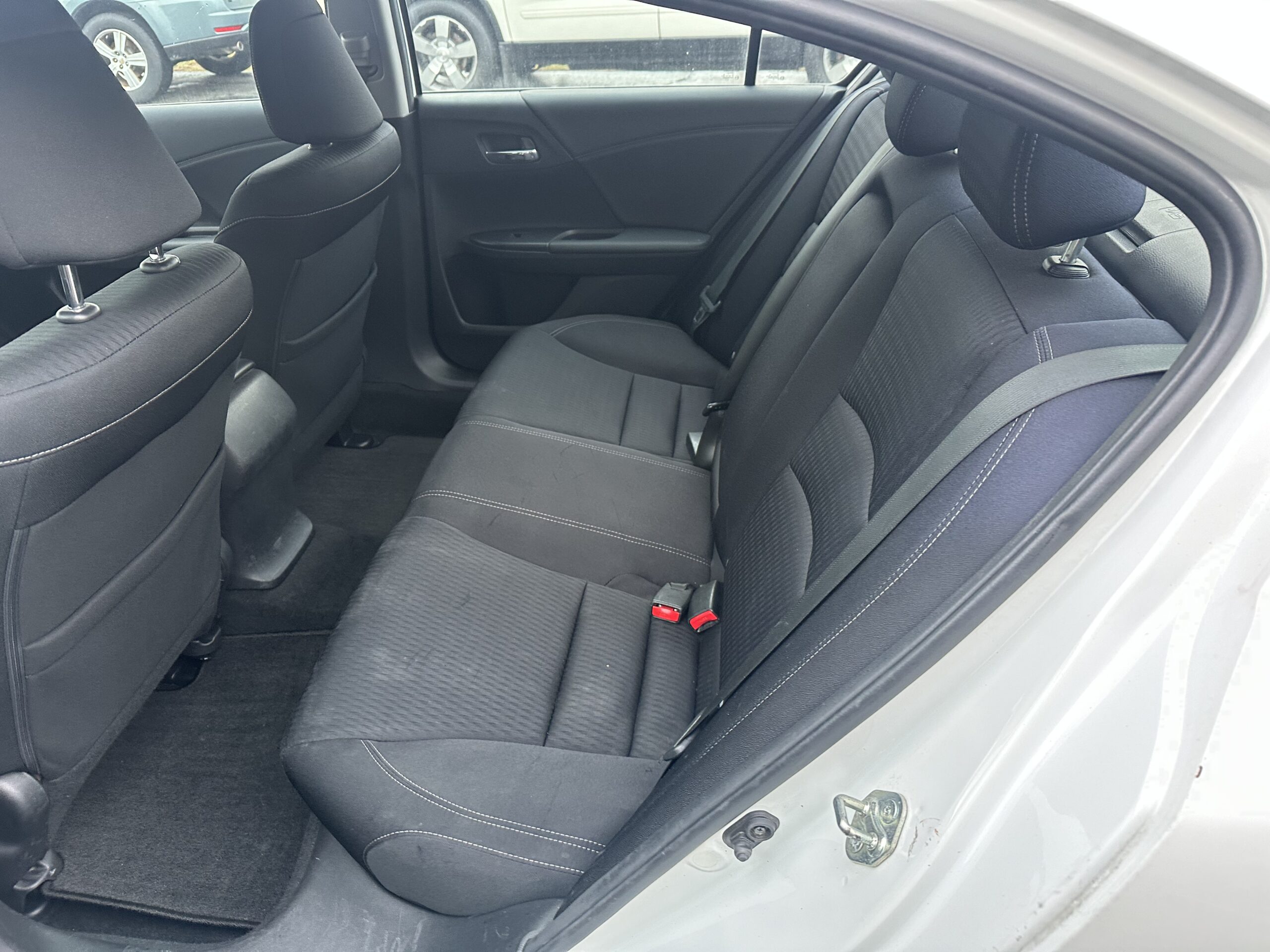 
								2015 Honda Accord Sport One Owner full									