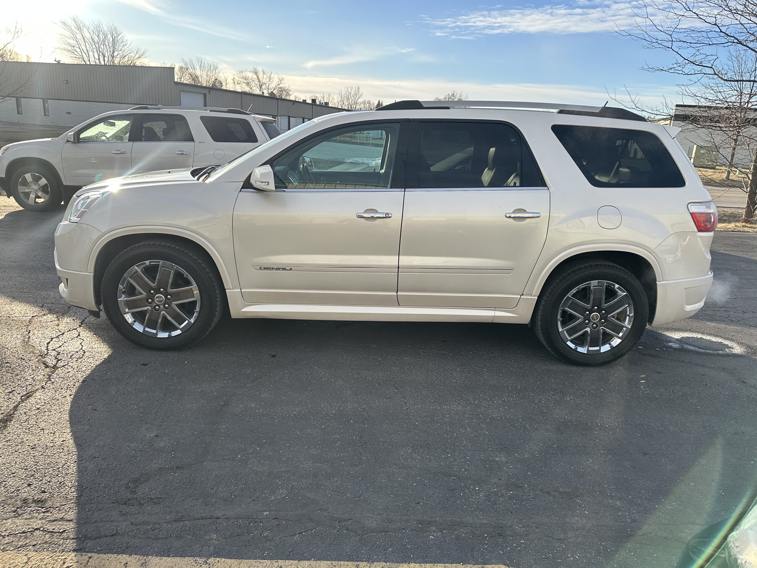 
								2012 GMC Acadia Denali AWD full									