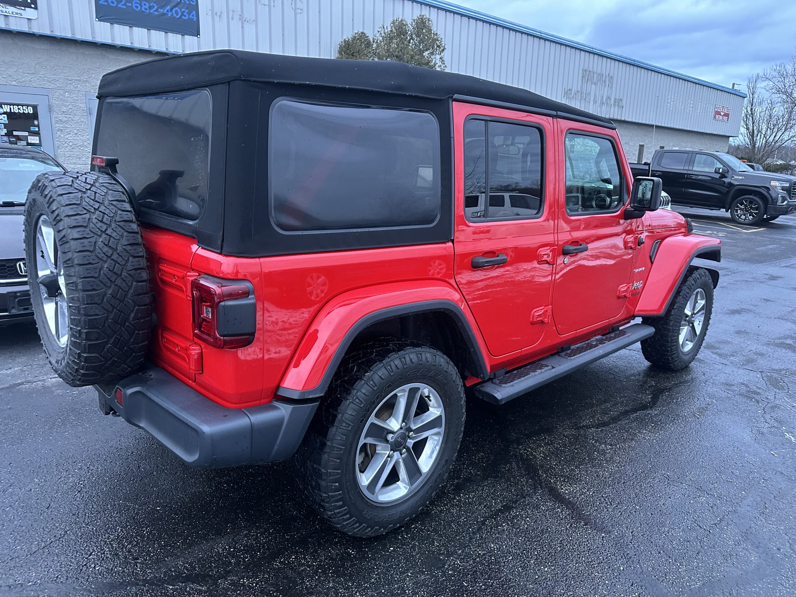 
								2020 Jeep Wrangler Unlimited Sahara Altitude full									