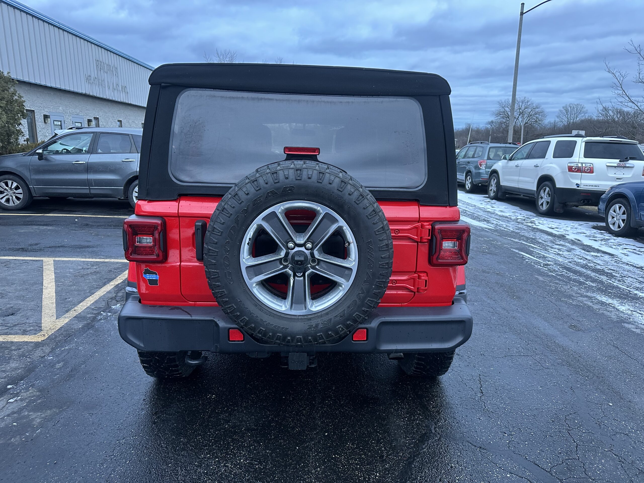 
								2020 Jeep Wrangler Unlimited Sahara Altitude full									