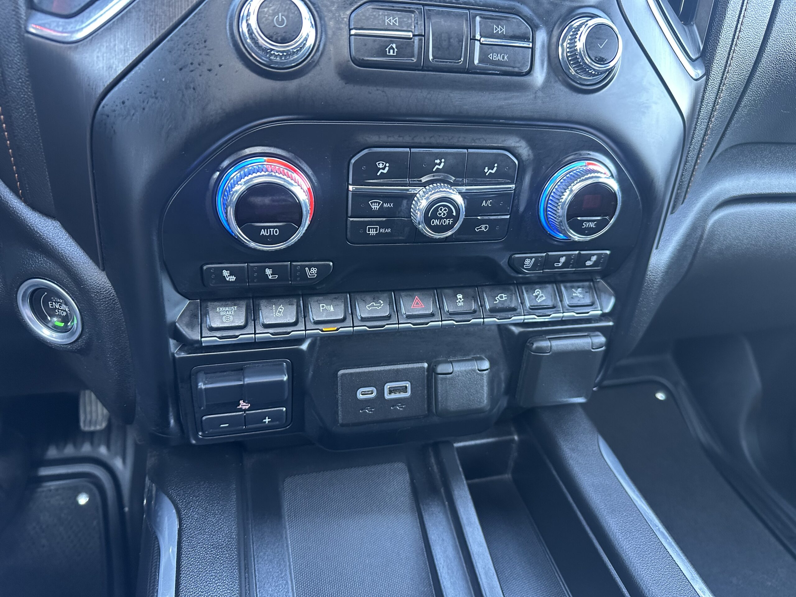 
								2021 GMC Sierra 2500 Crew Cab 4×4 AT4 full									