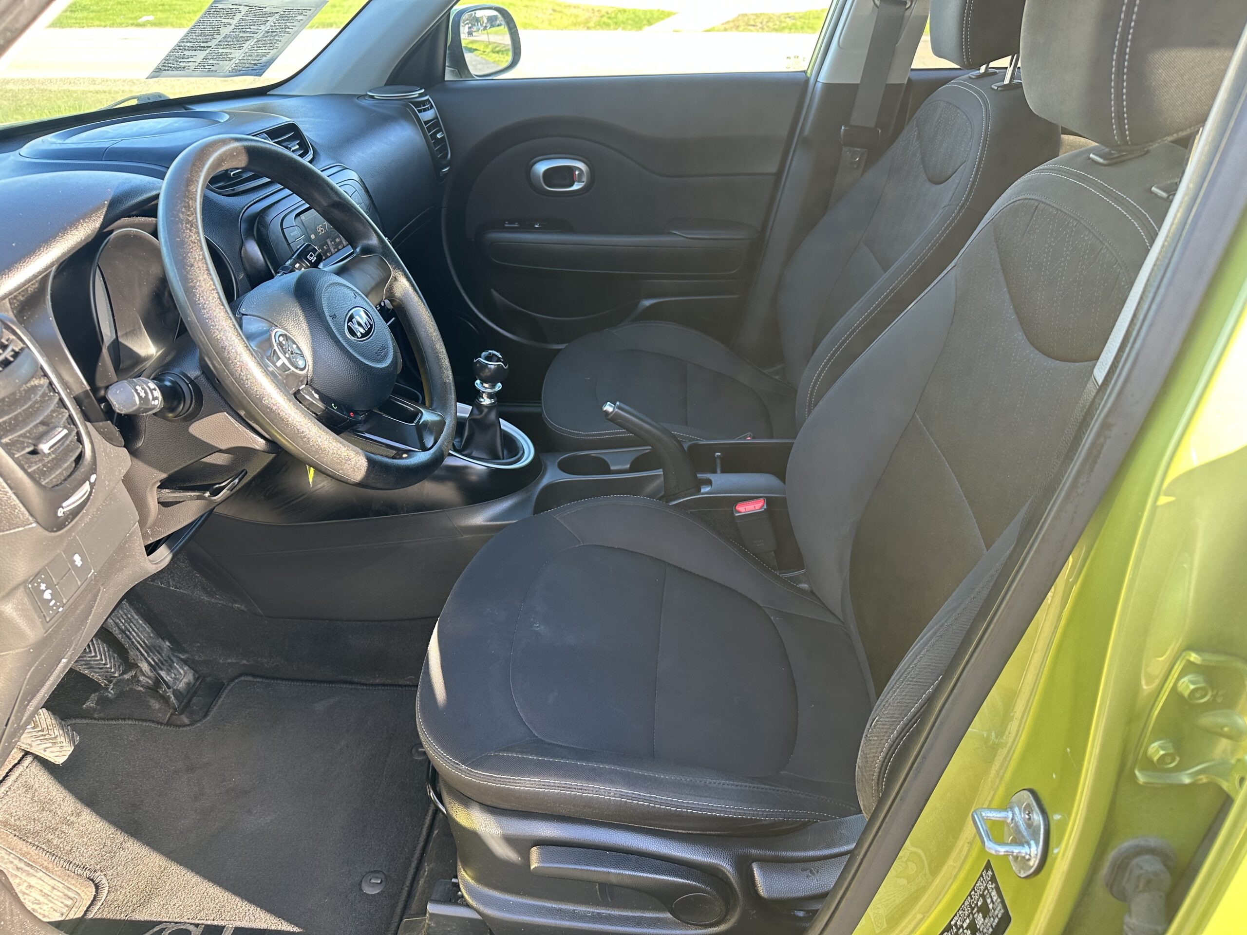 
								2018 Kia Soul 6 speed manual transmission full									