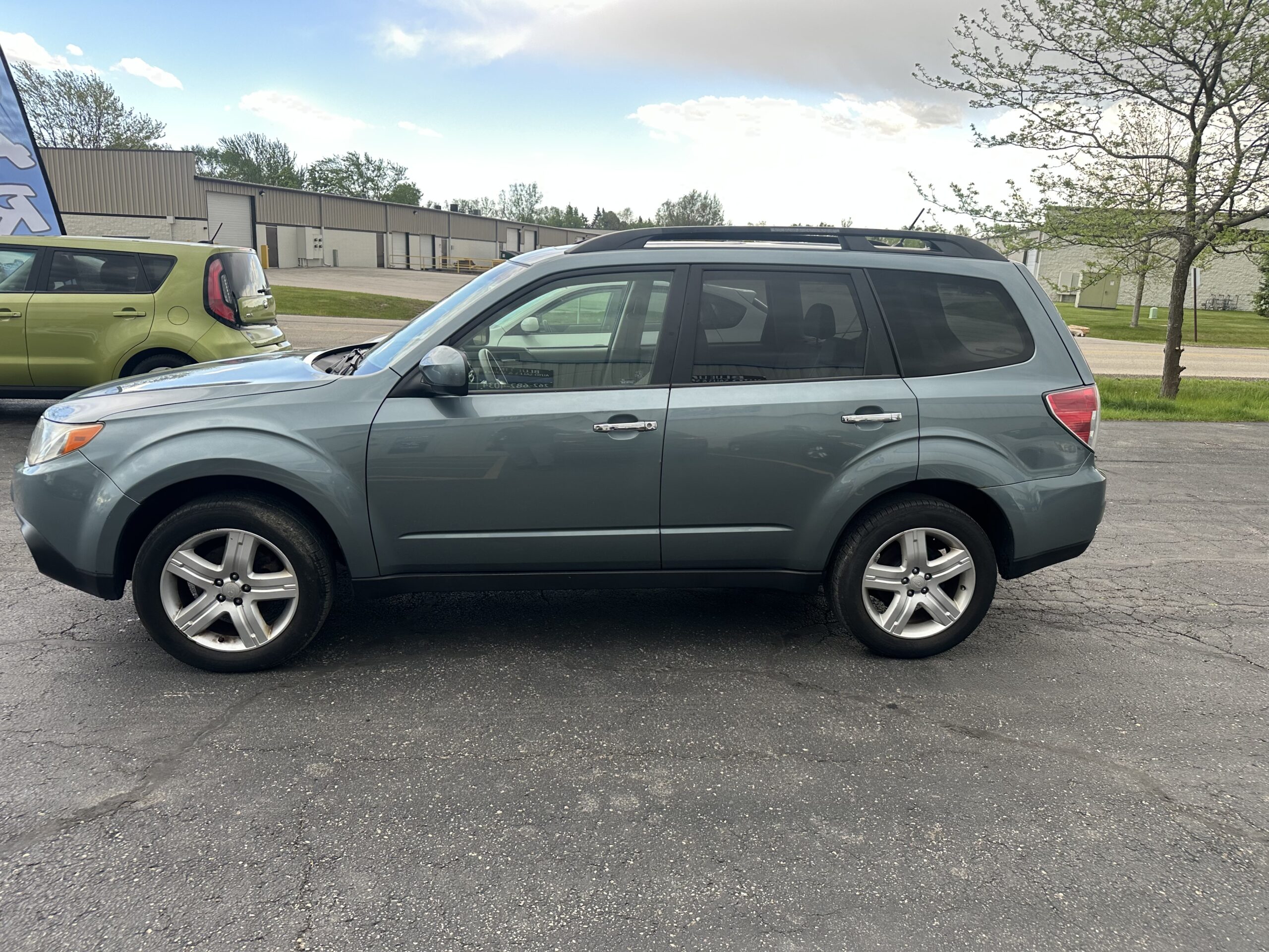 
								2010 Subaru Forester 2.5 Premium Timing Belt Water Pump Head Gaskets just replaced full									