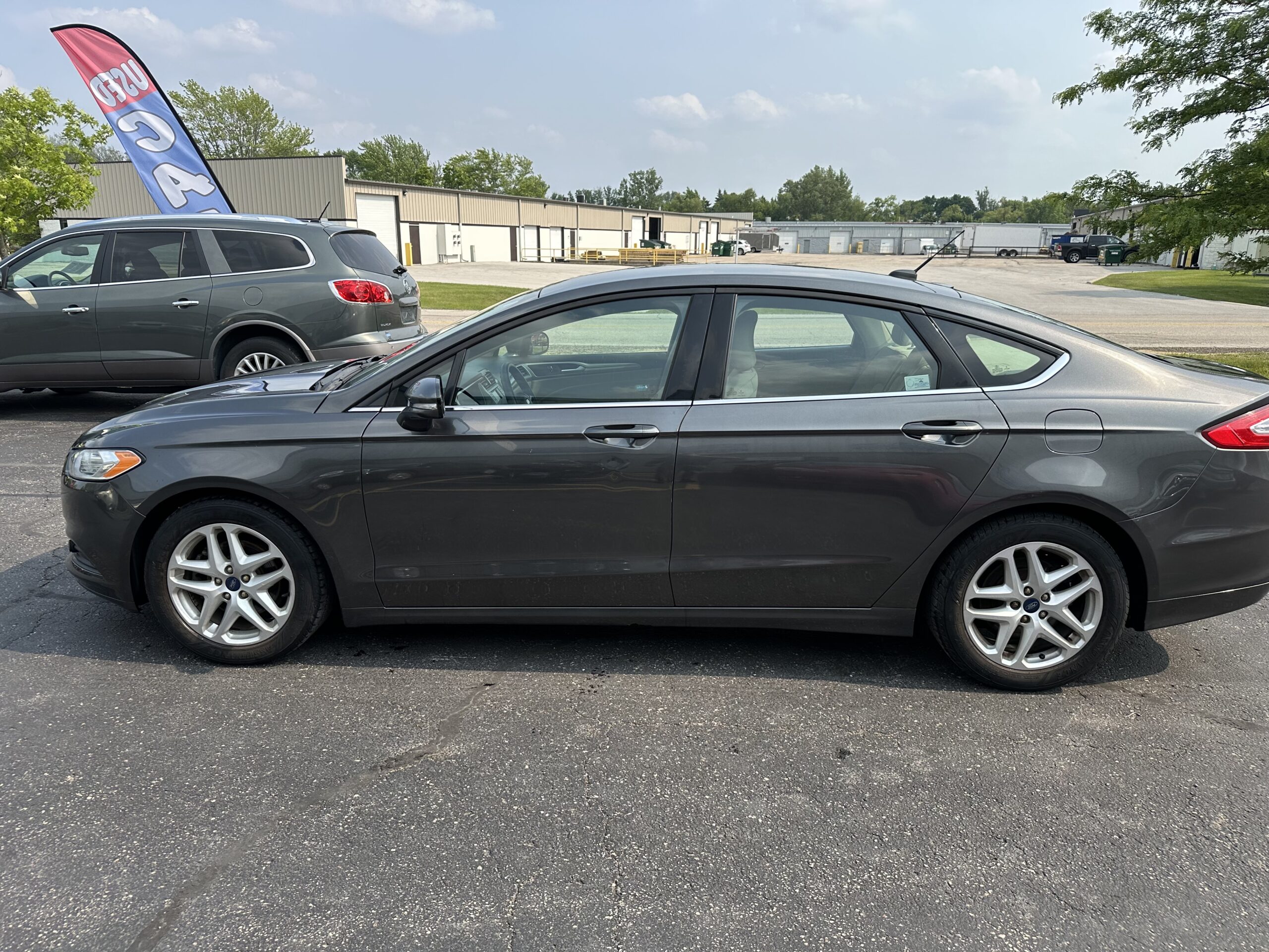 
								2015 Ford Fusion SE full									