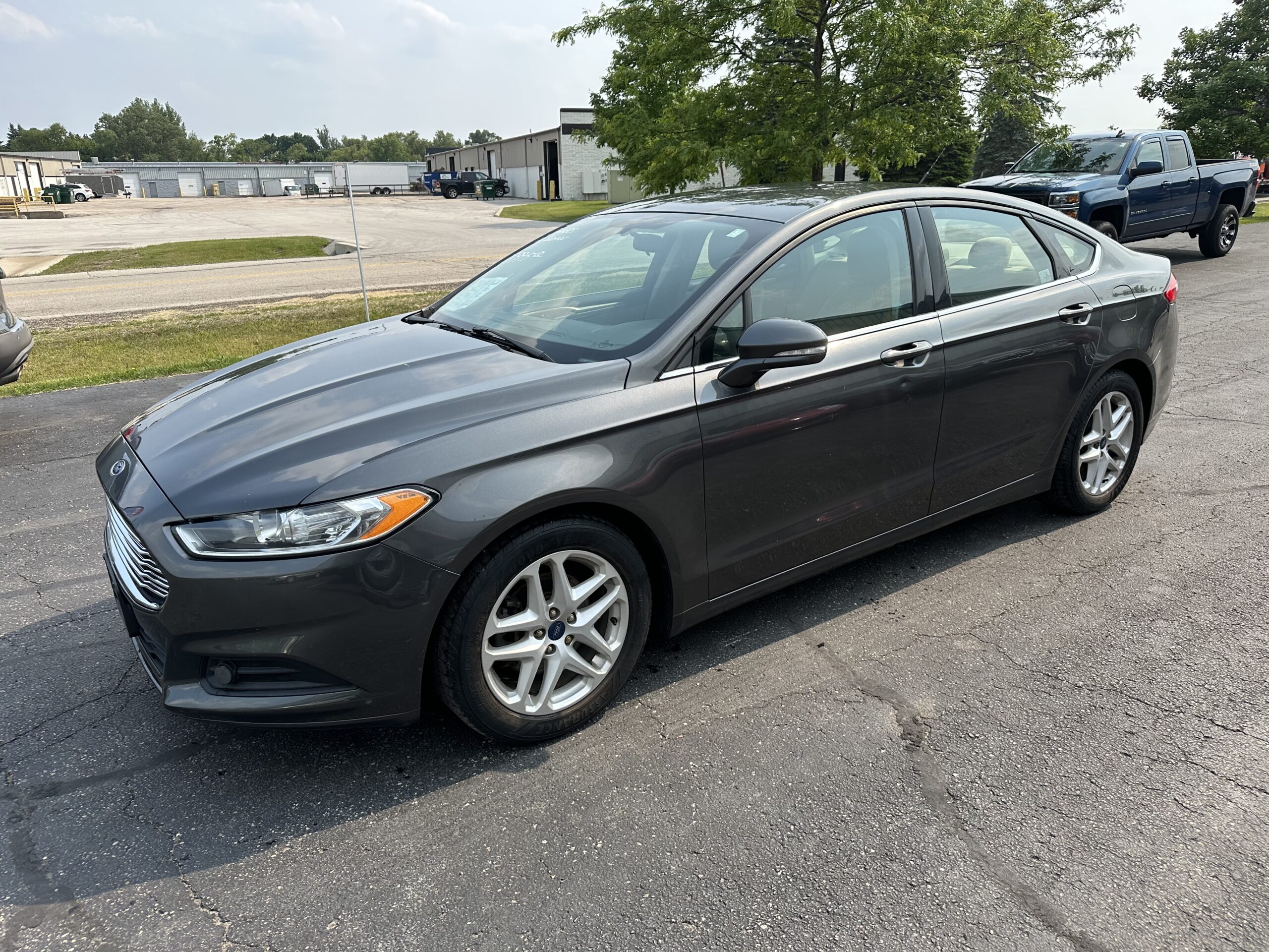 
								2015 Ford Fusion SE full									