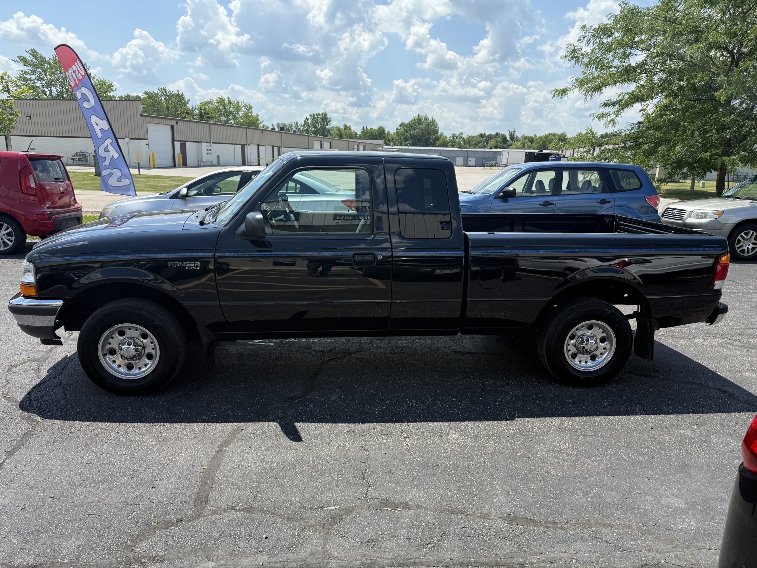 
								1998 Ford Ranger XL Splash One Owner full									