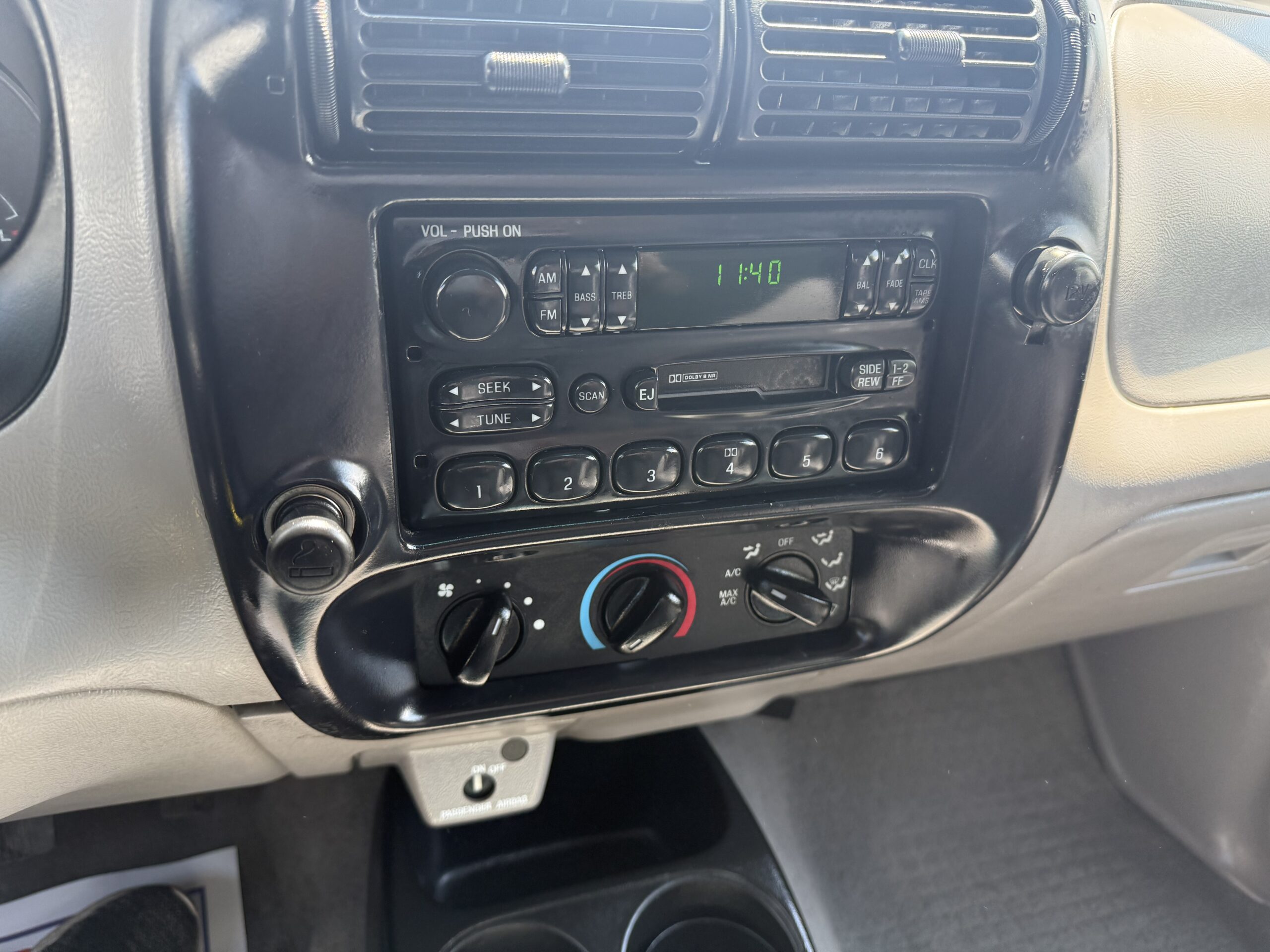
								1998 Ford Ranger XL Splash One Owner full									