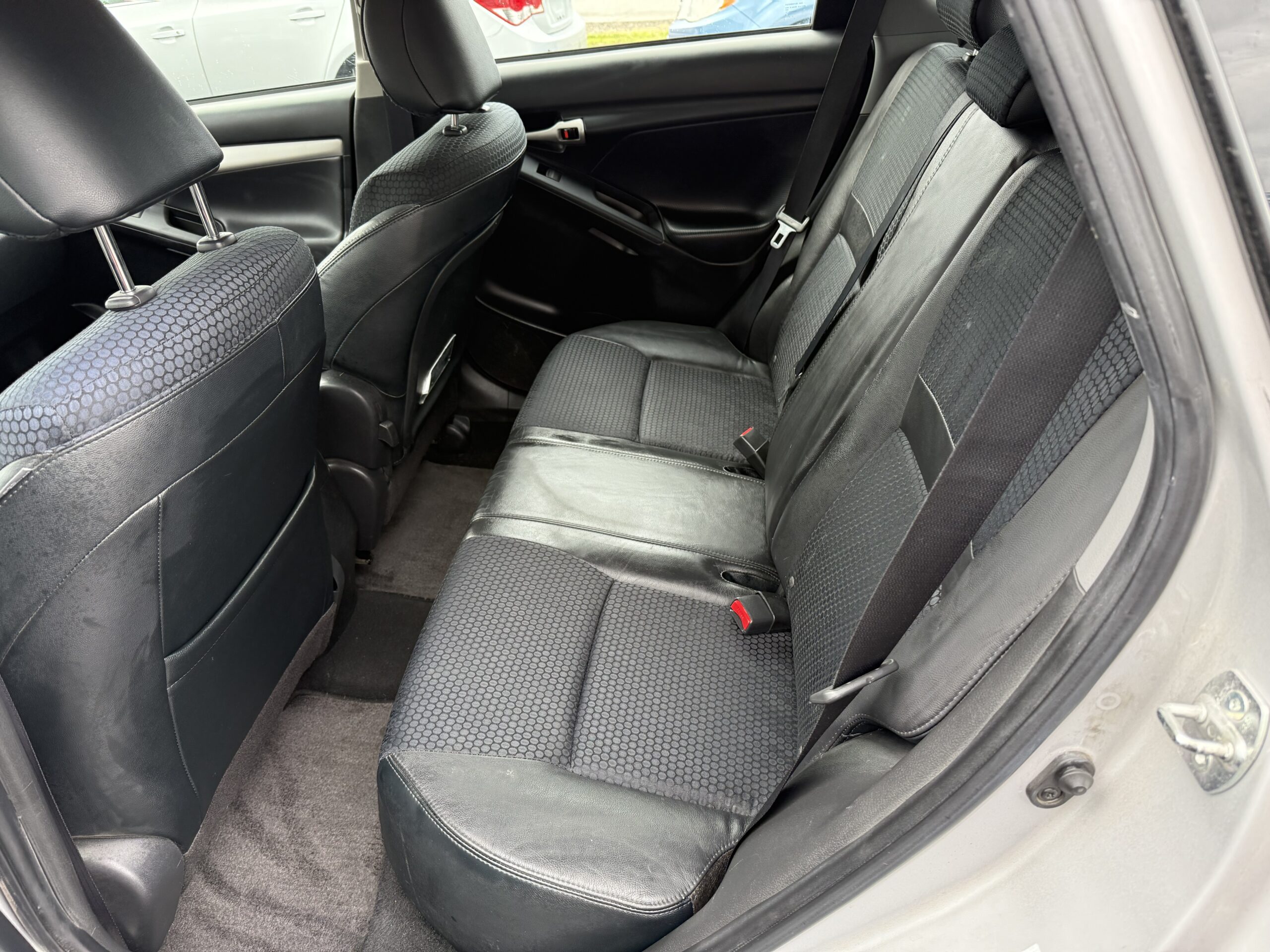 
								2009 Pontiac Vibe GT Western Car never seen snow full									