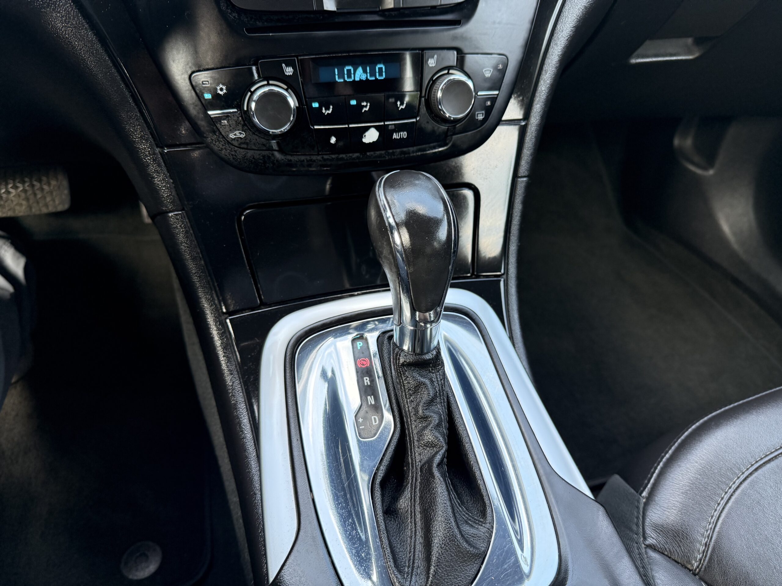 
								2012 Buick Regal Premier One Owner full									