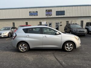 2009 Pontiac Vibe. One Owner. Car comes with a 12 month 12,000 mile warranty.