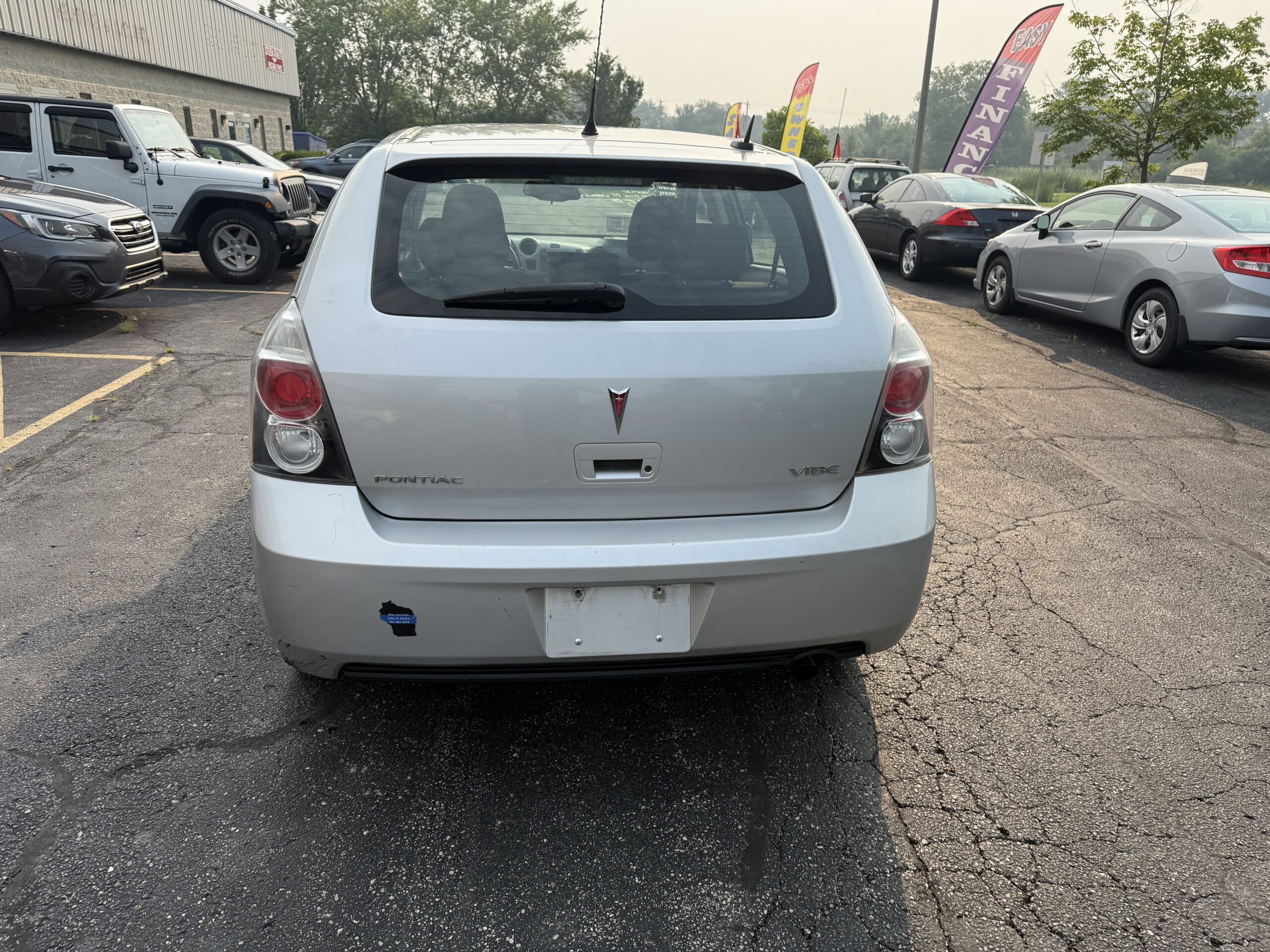 
								2009 Pontiac Vibe. One Owner. Car comes with a 12 month 12,000 mile warranty. full									