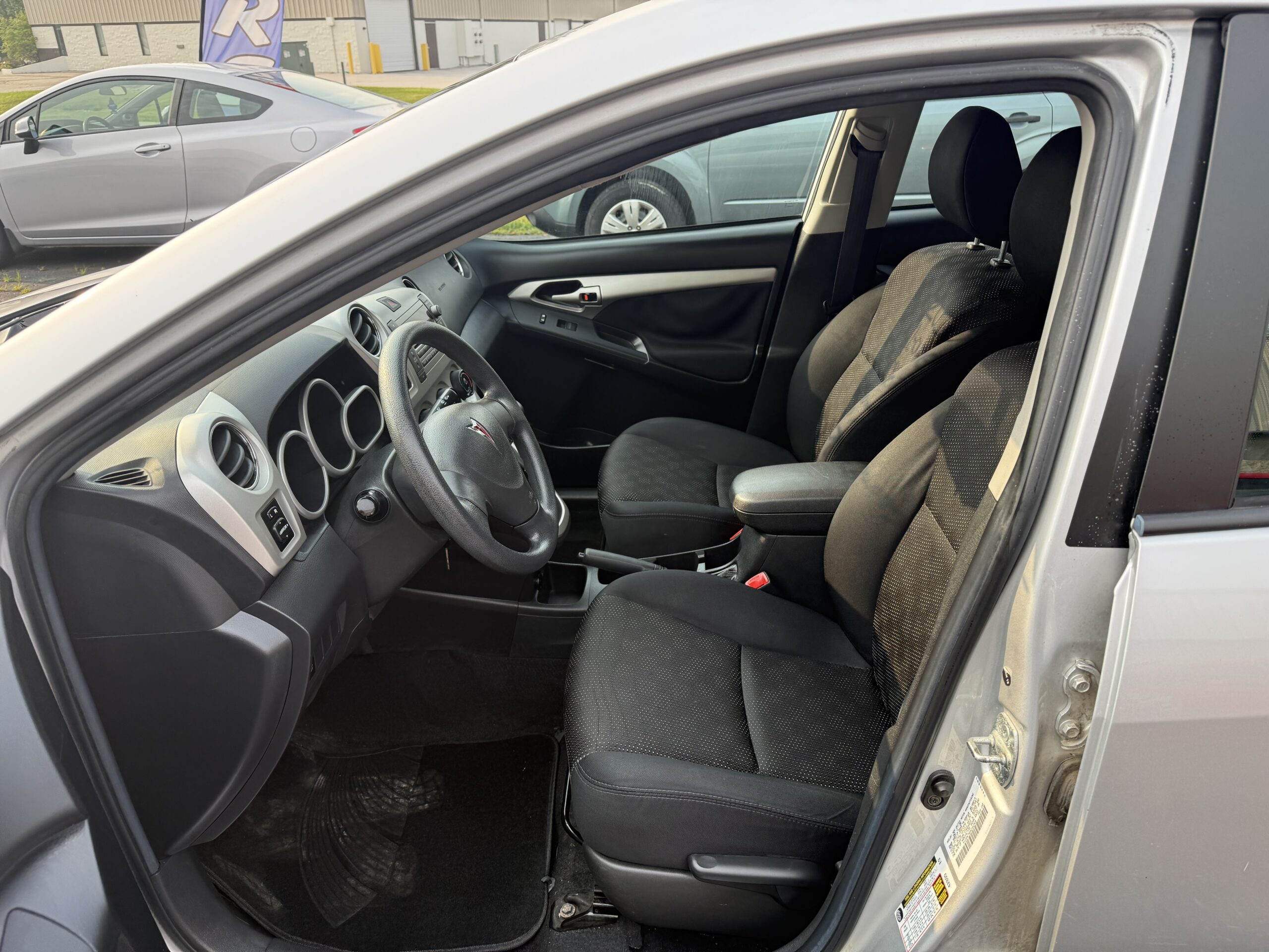 
								2009 Pontiac Vibe. One Owner. Car comes with a 12 month 12,000 mile warranty. full									