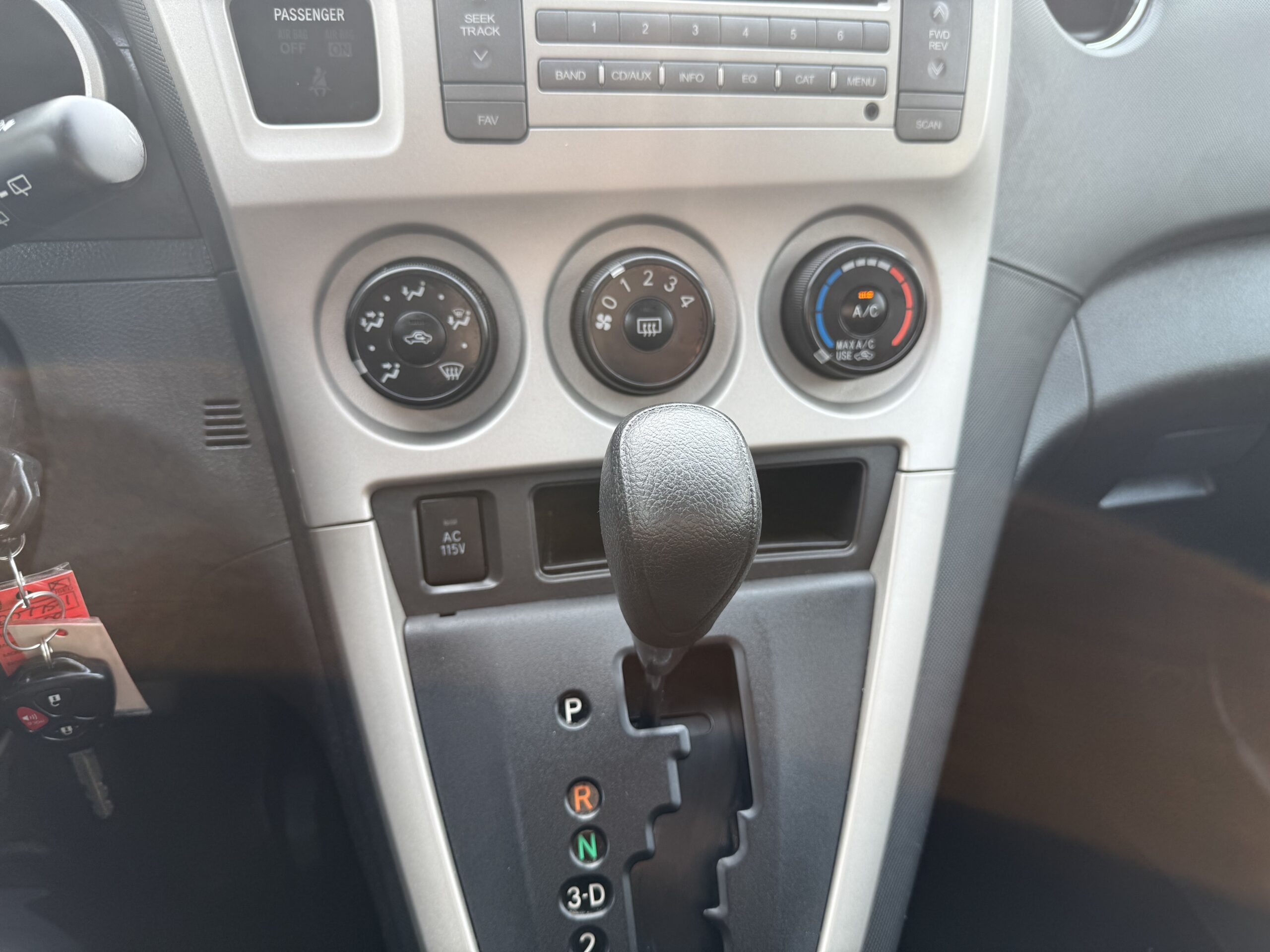 
								2009 Pontiac Vibe. One Owner. Car comes with a 12 month 12,000 mile warranty. full									