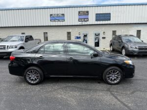 2012 Toyota Corolla LE. Comes with a 12 month 12,000 mile warranty.