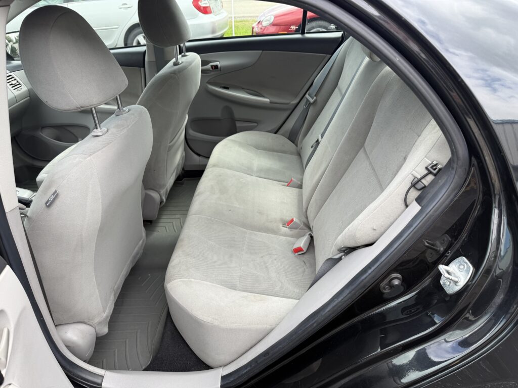 2012 Toyota Corolla LE. Comes with a 12 month 12,000 mile warranty.